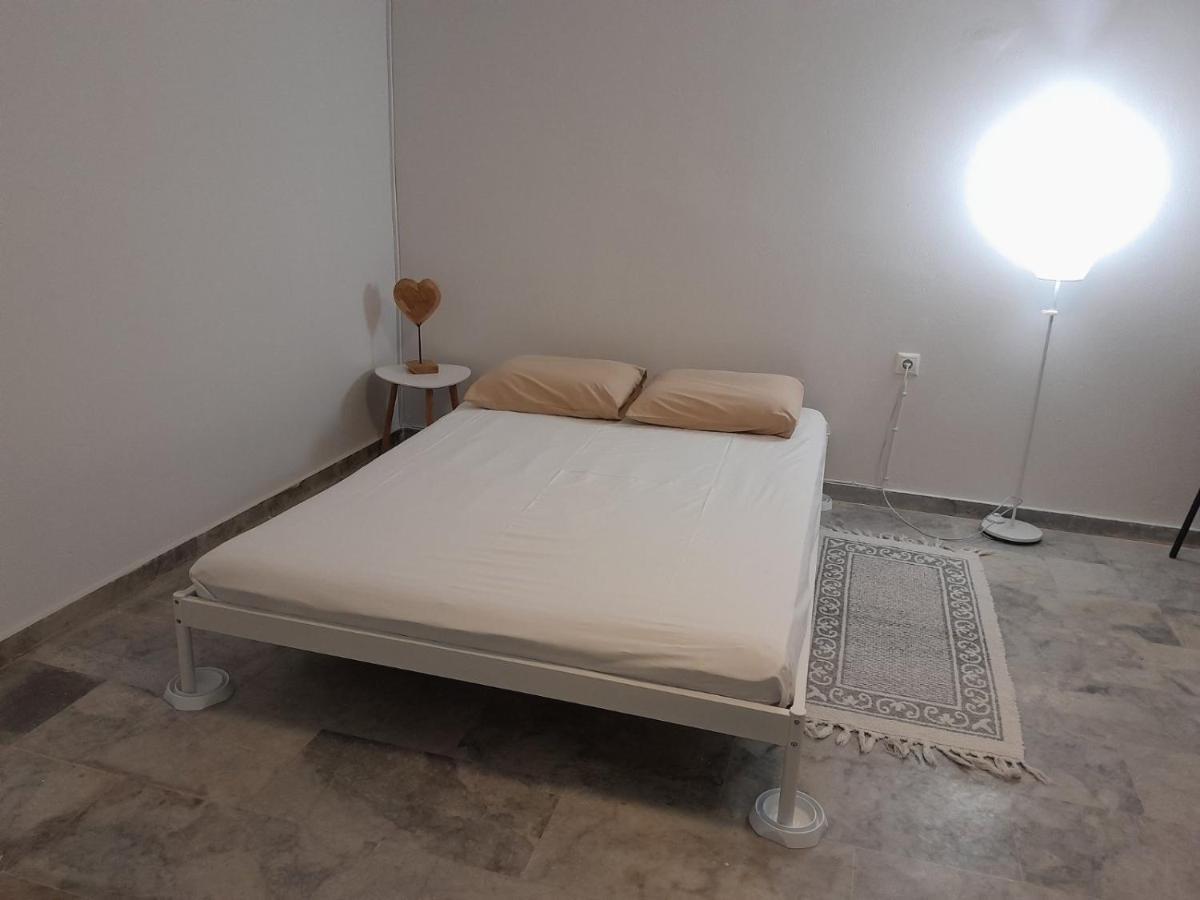 Cosy Guesthouse-Souterrain With Garden In City Center Corinth Exterior foto